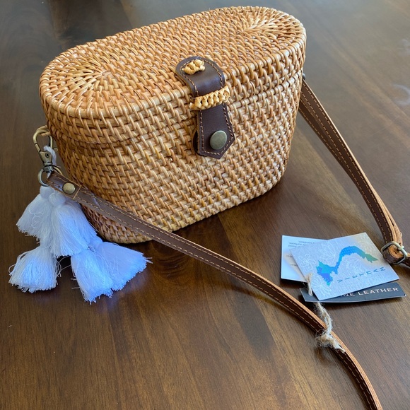 Hand woven trendy cross-body bag NWT - Picture 3 of 10